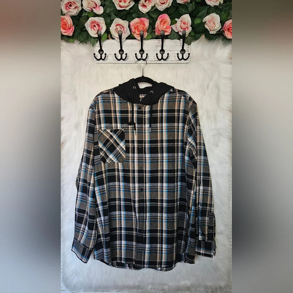 SHEIN Men's Lightweight Button-Up Plaid Shacket (NWOT) - Picture 1 of 7